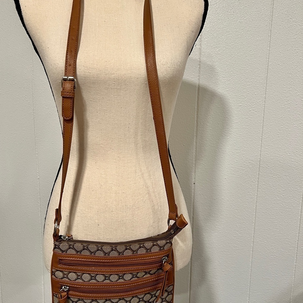 3/$25🎈Nine West crossbody purse - Picture 2 of 6